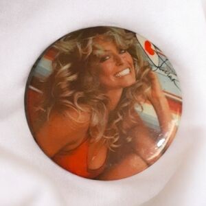 Vintage 1977 Farrah Fawcett Red Swimsuit Iconic Poster Pinback Button (3")